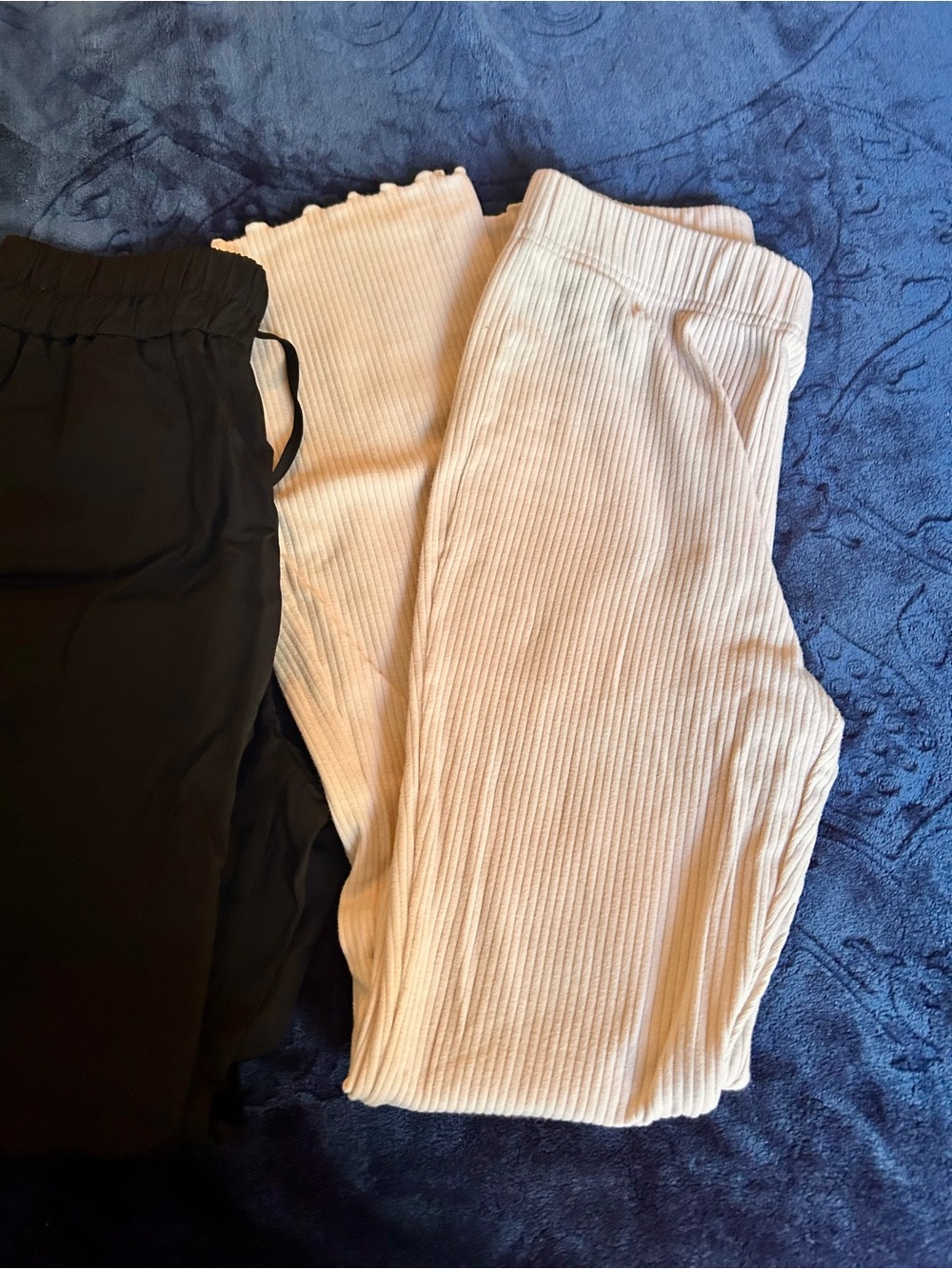Small Bundle - Picture 3 of 4